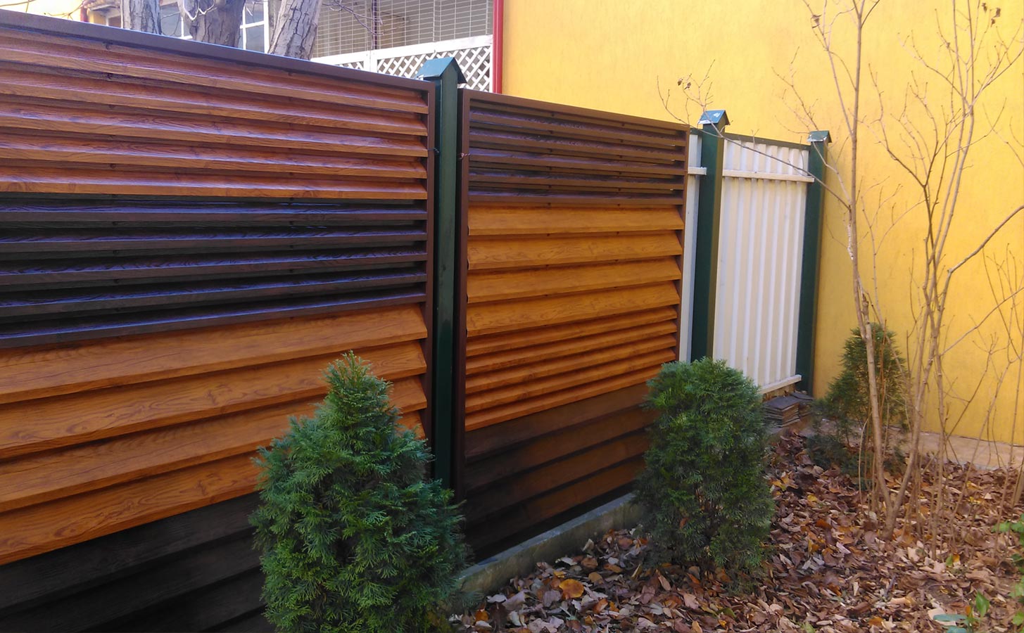 Garduri metalice imitatie lemn