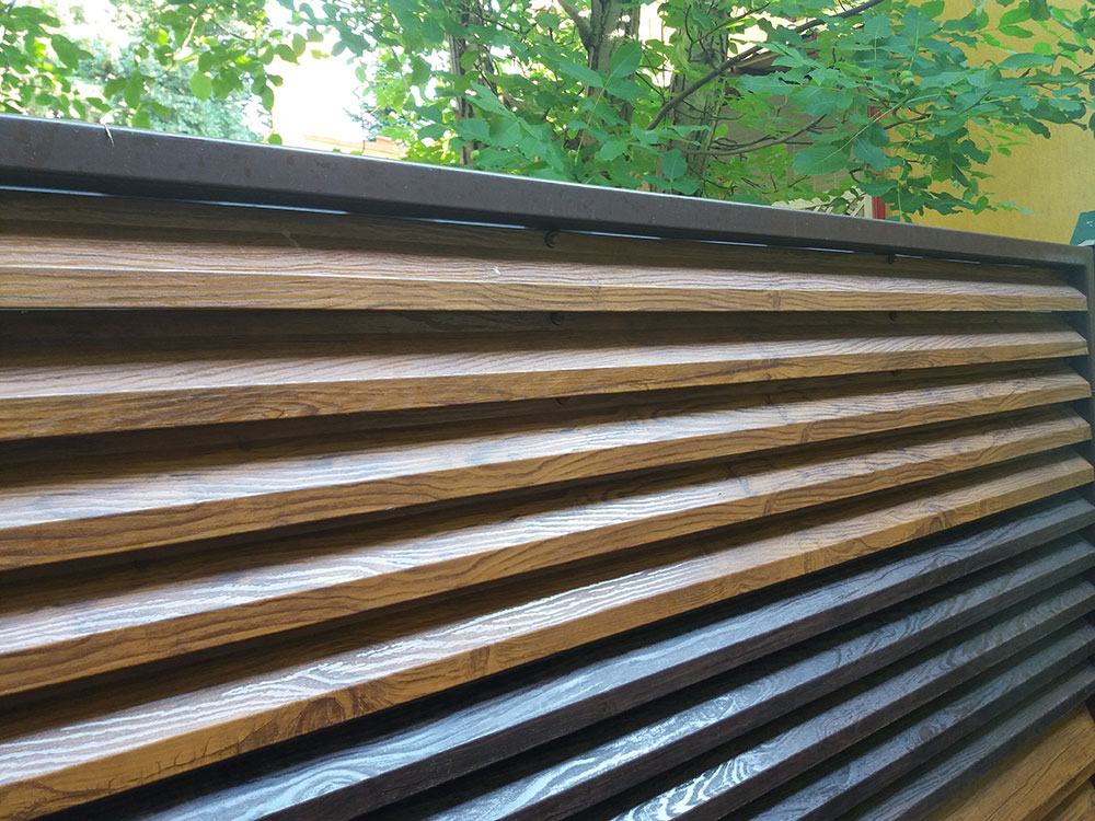 Gard metalic imitatie lemn din 2 nuante