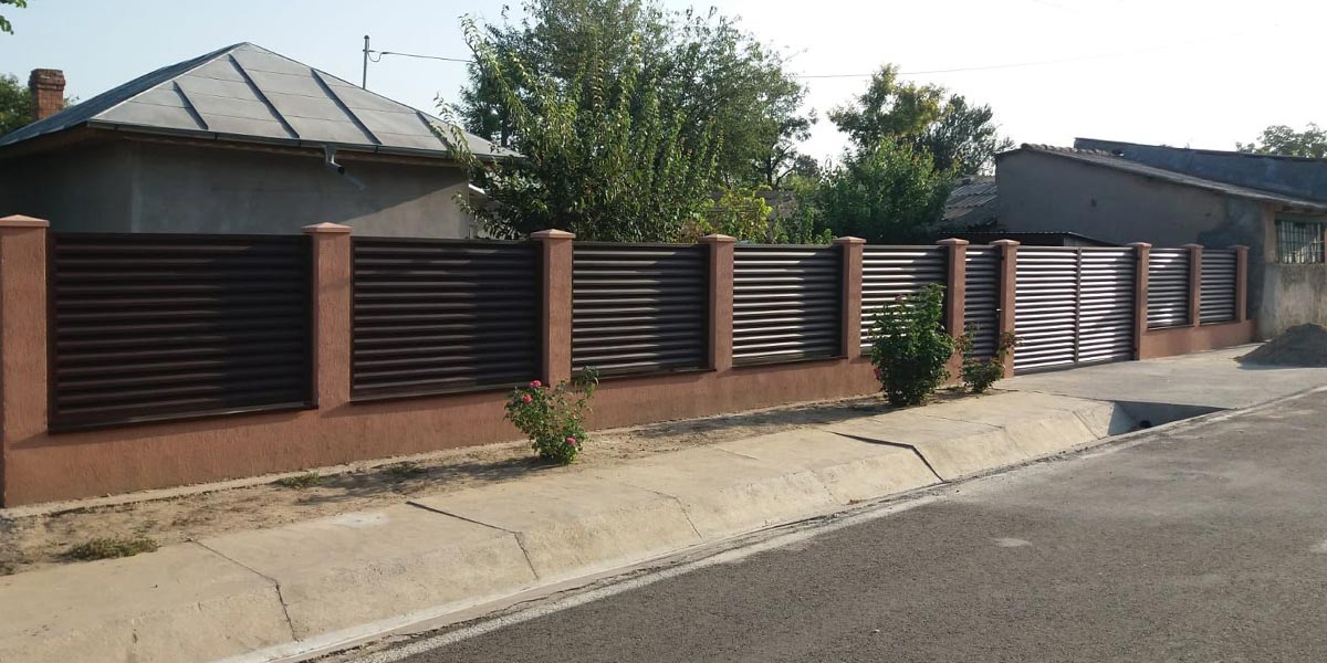 Gard si porti metalice - Roseti, jud. Calarasi
